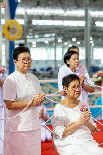 ภาพ No.235635:วันอาทิตย์ที่ 27 กรกฎาคม พ.ศ. 2568 พิธีจุดเทียนใจ ไฟนิรันด์ อนันตชัย ณ วัดพระธรรมกาย จ.ปทุมธานี