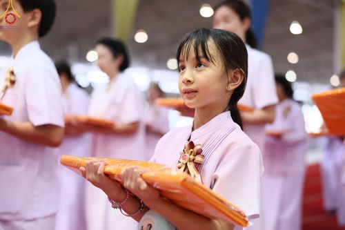 ภาพ No.160187:พิธีทอดผ้าป่าสมทบกฐินวัดพระธรรมกาย และสมทบกฐิน 30,000 วัดทั่วไทย ครั้งที่ 3 ณ สภาธรรมกายสากล วัดพระธรรมกาย วันพฤหัสบดีที่ 10 ตุลาคม พ.ศ. 2567