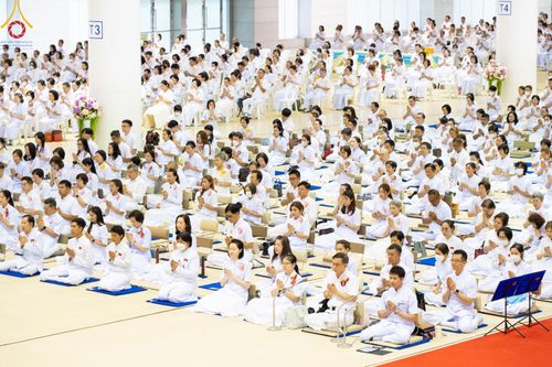 ภาพ No.160033:พิธีปฎิบัติธรรม , พิธีสักการะพระมงคลเทพมุนี (สด จนฺทสโร) พระผู้ปราบมาร ณ สภาธรรมกายสากล วัดพระธรรมกาย วันพฤหัสบดีที่ 10 ตุลาคม พ.ศ. 2567