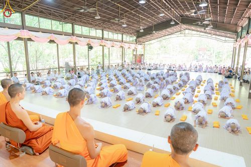 ภาพ No.135114: พิธีบรรพชาสามเณร  พิธีตักบาตรฉลองสามเณรใหม่ วันที่ 1 เมษายน พ.ศ.2567 ในโครงการบรรพชาสามเณรฟื้นฟูพระพุทธศาสนาทั่วไทย ณ ศูนย์ปฏิบัติธรรมแก้วเมืองเลย