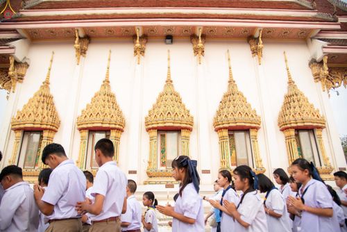 ภาพ No.301204:วันที่ 22 มกราคม พ.ศ. 2569 พิธีทอดผ้าป่าทำนุบำรุงศาสนสถาน ณ วัดใหม่พิบูลย์ผล อ.สองพี่น้อง จ.สุพรรณบุรี ในโครงการธรรมยาตรา กตัญญูบูชา มหาปูชนียาจารย์ พระมงคลเทพมุนี(สด จนฺทสโร) พระผู้ปราบมาร อนุสรณ์สถาน 7 แห่ง ปีที่ 14