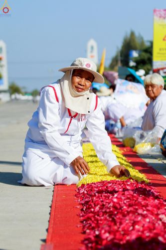 ภาพ No.295987:ภาพเบื้องหลังอาสาสมัครรวมใจ ชุดที่ 1 ในโครงการธรรมยาตรา กตัญญูบูชา มหาปูชนียาจารย์ พระมงคลเทพมุนี(สด จนฺทสโร) พระผู้ปราบมาร อนุสรณ์สถาน 7 แห่ง ปีที่ 14