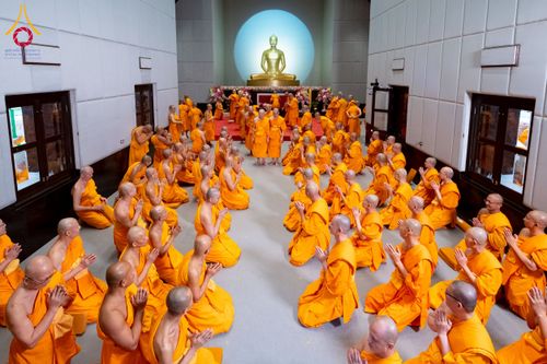 ภาพ No.233188:วันที่ 11 กรกฏาคม พ.ศ. 2568 พิธีอธิษฐานพรรษา ของคณะสงฆ์ ณ โบสถ์พระไตรปิฎก วัดพระธรรมกาย ต.คลองสาม อ.คลองหลวง จ.ปทุมธานี