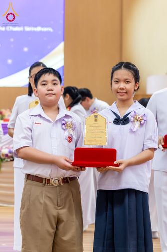 ภาพ No.207575:พิธีมอบโล่พระราชทาน สมเด็จพระกนิษฐาธิราชเจ้า กรมสมเด็จพระรัตนราชสุดาฯ สยามบรมราชกุมารี และโล่เกียรติยศโครงการตอบปัญหาธรรมะ "ทางก้าวหน้า" ครั้งที่ 42 พิธีมอบโล่วัชรเกียรติยศ โครงการตอบปัญหาศีลธรรมเพื่อสันติภาพโลก (WORLD-PEC) ครั้งที่ 18 วันที่ 12 ก.พ. 2568