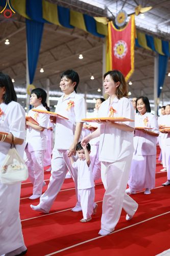 ภาพ No.160166:พิธีทอดผ้าป่าสมทบกฐินวัดพระธรรมกาย และสมทบกฐิน 30,000 วัดทั่วไทย ครั้งที่ 3 ณ สภาธรรมกายสากล วัดพระธรรมกาย วันพฤหัสบดีที่ 10 ตุลาคม พ.ศ. 2567