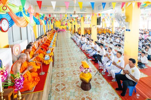 ภาพ No.192174:พิธีทอดผ้าป่าทำนุบำรุงศาสนสถาน ณ วัดนราภิรมย์ ตำบลนราภิรมย์ อำเภอบางเลน จังหวัดนครปฐม ในโครงการธรรมยาตรา กตัญญูบูชา มหาปูชนียาจารย์ พระมงคลเทพมุนี(สด จนฺทสโร) พระผู้ปราบมาร อนุสรณ์สถาน 7 แห่ง ปีที่ 13 วันที่ 9 มกราคม พ.ศ. 2568