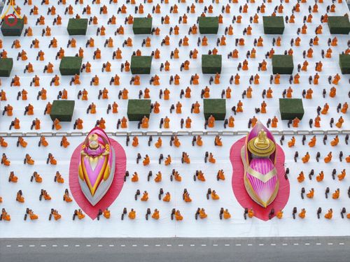 ภาพ No.186968:พระธรรมยาตราปฏิบัติธรรม และถ่ายภาพหมู่ประวัติศาสตร์ ปีที่ 13 ณ ลานทิศตะวันออก มหาวิหารพระมงคลเทพมุนี วัดพระธรรมกาย จ.ปทุมธานี วันเสาร์ที่ 28 ธันวาคม พ.ศ. 2567