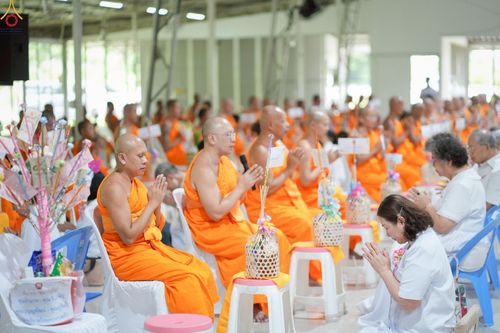 ภาพ No.248311:วันอาทิตย์ที่ 21 กันยายน พ.ศ. 2568 พิธีตักบาตร, พิธีทอดผ้าป่าบำรุงธุดงคสถานล้านนา, พิธีถวายกองทุนการศึกษาพระบาลี, พิธีถวายสลากภัตเป็นสังฆทาน เนื่องในโอกาสครบรอบ 39 ปี ธุดงคสถานล้านนา ณ ธุดงคสถานล้านนา อ.สันทราย จ.เชียงใหม่