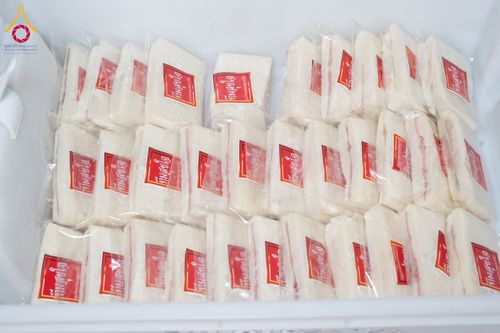 ภาพ No.192582:พิธีถวายภัตตาหารเป็นสังฆทาน แด่พระธรรมยาตรา ณ อนุสรณ์สถานคลองบางนางแท่น อ.สามพราน จ.นครปฐม ในโครงการธรรมยาตรา กตัญญูบูชา มหาปูชนียาจารย์ พระมงคลเทพมุนี(สด จนฺทสโร) พระผู้ปราบมาร อนุสรณ์สถาน 7 แห่ง ปีที่ 13 วันที่ 10 มกราคม พ.ศ. 2568