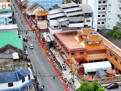 ภาพ No.128528:พิธีอัญเชิญพระบรมสารีริกธาตุ " ใจกลางเมืองนครหาดใหญ่ " เพื่อประดิษฐาน ณ มหารัตนเจดีย์สิริปทุมสวรรค์ (เจดีย์อริยพุทธะ 5 พระองค์) ศูนย์ปฏิบัติธรรมภาคใต้ อ.บางกล่ำ จ.สงขลา  วันที่ 9 มีนาคม พ.ศ. 2567 (ชุดที่ 2)