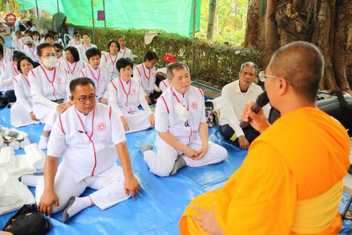 ภาพ No.116995:V.16 เป็นทีม การเตรียมงาน เก็บงาน การรับบุญของเจ้าหน้าที่หน่วยงานต่างๆ เพื่อโครงการธรรมยาตรา กตัญญูบูชามหาปูชนียาจารย์ พระมงคลเทพมุนี (สด จนฺทสโร) พระผู้ปราบมาร อนุสรณ์สถาน 7 แห่ง ปีที่ 12 ระหว่างวันที่ 2 - 31 มกราคม พ.ศ. 2567