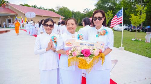 ภาพ No.234643:วันอาทิตย์ที่ 20 กรกฎาคม  พ.ศ.2568 พิธีทอดผ้าป่าภาคพื้นอเมริกา พิธีเจริญพระพุทธมนต์ ฉลองอาคารแก้วธรรมชัยรัตนอนันต์ วัดพระธรรมกายเทนเนสซี ประเทศสหรัฐอเมริกา