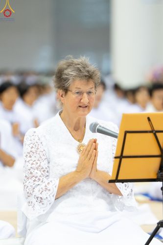 ภาพ No.59271:พิธีเจริญพระพุทธมนต์ ถวายภัตตาหารเป็นสังฆทาน เนื่องในวาระอายุวัฒนมงคล 80 ปี หลวงพ่อธัมมชโย ณ สภาธรรมกายสากล วัดพระธรรมกาย วันพุธที่ 24 เมษายน พ.ศ.2567