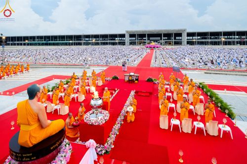 ภาพ No.160465:พิธีปลูกต้นทรัพย์บานชื่น ณ ลานธรรม พระมหาธรรมกายเจดีย์ วัดพระธรรมกาย จ.ปทุมธานี วันพฤหัสบดีที่ 10 ตุลาคม พ.ศ. 2567