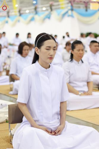 ภาพ No.151206:พิธีบูชาข้าวพระ ในวันอาทิตย์ต้นเดือน วันที่ 1 กันยายน พ.ศ. 2567 ณ สภาธรรมกายสากล วัดพระธรรมกาย