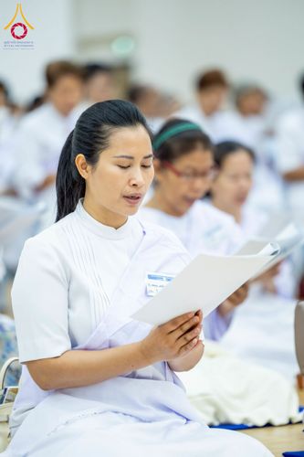 ภาพ No.221903:โครงการปฏิบัติธรรมอบรมศีลธรรม “บวชอุบาสิกาแก้ว” ถวายเป็นพระราชกุศลแด่พระบาทสมเด็จพระเจ้าอยู่หัว เนื่องในโอกาสมหามงคล “วันฉัตรมงคล”  ระหว่างวันที่ 2 – 4 พฤษภาคม 2568  ณ อาคาร 115 ปี คุณยายอาจารย์ฯ