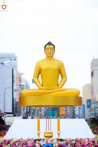 ภาพ No.85941:ตักบาตรพระนานาชาติ 10,000 รูป ใจกลางนครหาดใหญ่ จ.สงขลา วันอาทิตย์ที่ 20 สิงหาคม พ.ศ. 2566