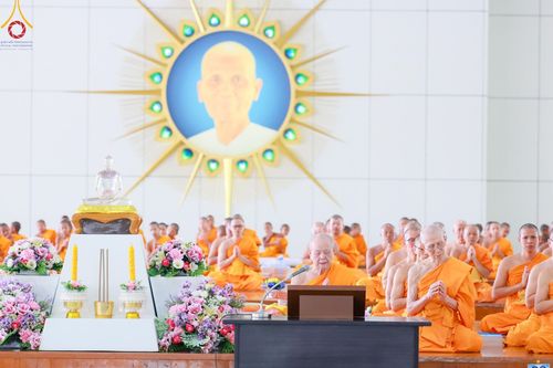 ภาพ No.184832:พิธีถวายภัตตาหารเมนูสวรรค์ "เพื่อการบรรลุธรรม" เนื่องในวาระอายุวัฒนมงคล 84 ปี หลวงพ่อทัตตชีโว วันเสาร์ที่ 21 ธันวาคม พ.ศ. 2567 ณ หอฉันคุณยายอาจารย์ฯ วัดพระธรรมกาย