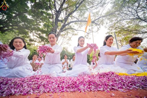 ภาพ No.120058:พิธีต้อนรับพระธรรมยาตรา ในโครงการธรรมยาตรา กตัญญูบูชา มหาปูชนียาจารย์ พระมงคลเทพมุนี(สด จนฺทสโร) พระผู้ปราบมาร อนุสรณ์สถาน 7 แห่ง ปีที่ 12 วันที่ 28 มกราคม พ.ศ. 2567 ณ วัดพระธรรมกาย จ.ปทุมธานี