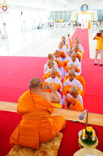 ภาพ No.134886:พิธีตัดปอยผม พิธีขอขมารับผ้าไตร พิธีบรรพชา และพิธีถวายบาตร ในโครงการบรรพชาสามเณร ฟื้นฟูพระพุทธศาสนาทั่วไทย  ณ ศูนย์ปฏิบัติธรรมและศูนย์อบรมเยาวชนเพชรบุรี ต.ท่าแลง อ.ท่ายาง จ.เพชรบุรี