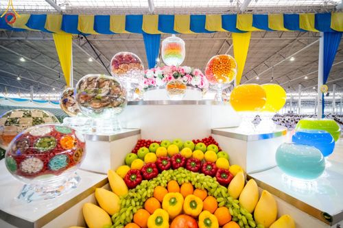 ภาพ No.123062:พิธีตักบาตร และพิธีบูชาข้าวพระ ในวันอาทิตย์ต้นเดือนที่ 4 กุมภาพันธ์ พ.ศ. 2567 ณ วัดพระธรรมกาย จ.ปทุมธานี