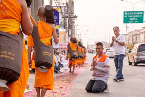 ภาพ No.121814:V.22 ต่อไป การเตรียมงาน เก็บงาน การรับบุญของเจ้าหน้าที่หน่วยงานต่างๆ เพื่อโครงการธรรมยาตรา กตัญญูบูชา มหาปูชนียาจารย์ พระมงคลเทพมุนี (สด จนฺทสโร) พระผู้ปราบมาร อนุสรณ์สถาน 7 แห่ง ปีที่ 12 ระหว่างวันที่ 2 - 31 มกราคม พ.ศ.2567