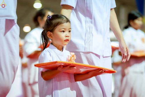 ภาพ No.240737:วันพุธที่ 27 สิงหาคม พ.ศ. 2568 พิธีทอดผ้าป่าเพื่อสร้างอาคาร  82 ปี หลวงพ่อธัมมชโย สมทบกฐินวัดพระธรรมกาย และกฐิน 30,000 วัดทั่วประเทศ ครั้งที่ 1