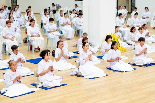 ภาพ No.242765:วันที่ 29-31 สิงหาคม พ.ศ. 2568 องค์กรภาคีเครือข่าย “บวร” (บ้าน-วัด-โรงเรียน-ราชการ) อ.คลองหลวง จัดบวชอุบาสิกาแก้ว ถวายพระราชกุศลแด่สมเด็จพระพันปีหลวง - กตัญญูบูชาแด่ผู้มีพระคุณ