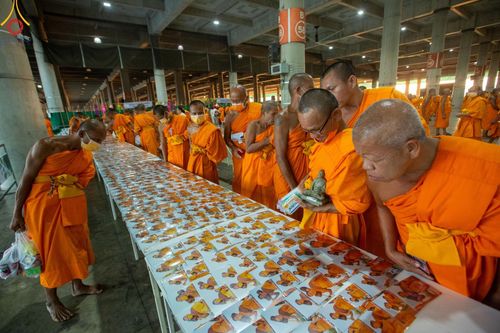 ภาพ No.123616:พิธีถวายสลากภัต แด่พระภิกษุสงฆ์ เพื่อโครงการธรรมยาตรา กตัญญูบูชา มหาปูชนียาจารย์ พระมงคลเทพมุนี (สด จนฺทสโร) พระผู้ปราบมาร อนุสรณ์สถาน 7 แห่ง ปีที่ 12 ระหว่างวันที่ 2 - 31 มกราคม พ.ศ.2567