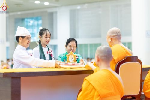 ภาพ No.124682:พิธีมอบโล่วัชรเกียรติยศ โครงการตอบปัญหาศีลธรรมเพื่อสันติภาพโลก (World-PEC) ต่างประเทศ ครั้งที่ 17 ณ ห้องแก้วสารพัดนึก 1 วัดพระธรรมกาย ในวันมาฆบูชา เสาร์ที่ 24 กุมภาพันธ์ พ.ศ. 2567