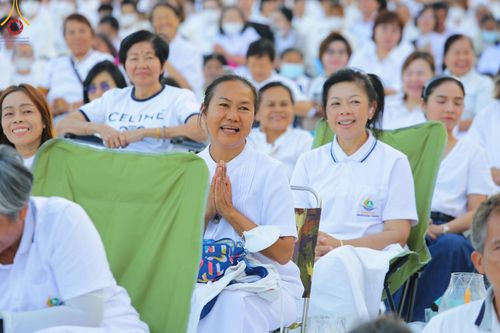 ภาพ No.192687:พิธีจุดประทีปถวายเป็นพุทธบูชา และบูชาธรรมมหาปูชนียาจารย์ ณ อนุสรณ์สถานคลองบางนางแท่น อ.สามพราน จ.นครปฐม ในโครงการธรรมยาตรา กตัญญูบูชา มหาปูชนียาจารย์ พระมงคลเทพมุนี(สด จนฺทสโร) พระผู้ปราบมาร อนุสรณ์สถาน 7 แห่ง ปีที่ 13 วันที่ 10 มกราคม พ.ศ. 2568