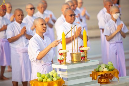 ภาพ No.216994:วันเสาร์ที่ 12 เมษายน พ.ศ. 2568 พิธีเวียนประทักษิณรอบพระมหาธรรมกายเจดีย์  พิธีวันทาเจดีย์ พิธีขอขมาและมอบผ้าไตร ในโครงการอุปสมบทหมู่ บูชาธรรมหลวงพ่อธัมมชโย, โครงการธรรมทายาท ระดับอุดมศึกษา รุ่นที่ 52 ,  โครงการบวชพระนานาชาติ AEC & WAB CEO รุ่นที่ 4 , ณ ว
