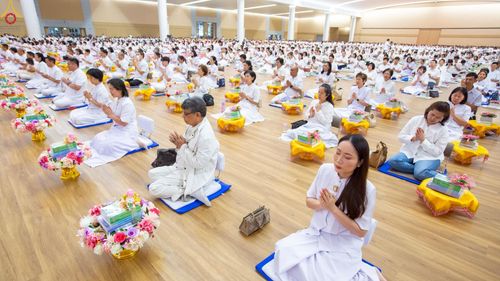 ภาพ No.225389:วันอาทิตย์ที่ 18 พฤษภาคม พ.ศ. 2568 พิธีร่วมบุญการศึกษา พระภิกษุ สามเณร ณ ห้องแก้วสารพัดนึก 2 วัดพระธรรมกาย