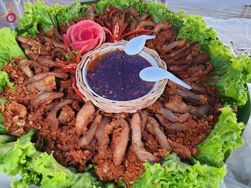 ภาพ No.200911:พิธีถวายภัตตาหารเป็นสังฆทาน แด่พระธรรมยาตรา ณ อนุสรณ์สถานบางปลา วัดบางปลา อำเภอบางเลน จังหวัดนครปฐม ในโครงการธรรมยาตรา กตัญญูบูชา มหาปูชนียาจารย์ พระมงคลเทพมุนี(สด จนฺทสโร) พระผู้ปราบมาร อนุสรณ์สถาน 7 แห่ง ปีที่ 13 วันที่ 24 มกราคม พ.ศ. 2568