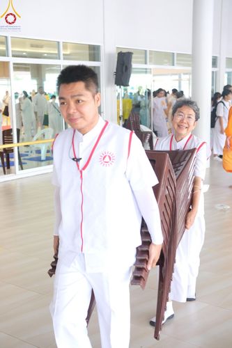 ภาพ No.130047:V.34 เพื่อธรรมเพื่อบางกล่ำ การรับบุญของเจ้าหน้าที่หน่วยงานต่างๆ  เพื่องานธรรมยาตราอัญเชิญพระบรมสารีริกธาตุ ประดิษฐาน ณ มหารัตนเจดีย์สิริปทุมสวรรค์ (เจดีย์อริยพุทธะ 5 พระองค์) ณ ศูนย์ปฏิบัติธรรมภาคใต้ อ.บางกล่ำ จ.สงขลา ระหว่างวันที่ 9-10 มีนาคม พ.ศ. 2567