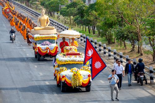 ภาพ No.212943:วันที่ 14 - 15 มีนาคม พ.ศ. 2568 คณะสงฆ์และสามเณรเดินธรรมยาตรา ในโครงการบวชสามเณรเนปาล 500 รูป ไปยังสถานที่รอบมายาเทวีและลุมพินีเกรด ณ ลุมพินี ประเทศเนปาล