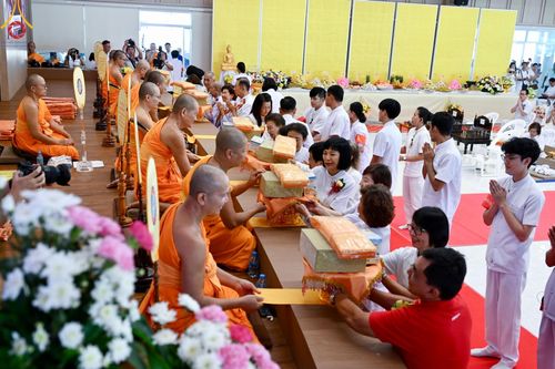 ภาพ No.148629:พิธีบุพเปตพลี, พิธีทอดผ้าป่า, พิธีไถ่ชีวิตโค 80 ตัว ให้ชีวิตสัตว์เป็นทาน ณ ศูนย์ปฎิบัติธรรมภาคใต้ อ.บางกล่ำ จ.สงขลา วันเสาร์ที่ 10 สิงหาคม พ.ศ. 2567