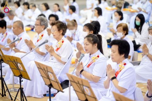 ภาพ No.203716:พิธีถวายภัตตาหารเป็นสังฆทาน แด่พระธรรมยาตรา ณ วัดพระธรรมกาย ตำบลคลองสาม อำเภอคลองหลวง จังหวัดปทุมธานี ในโครงการธรรมยาตรา กตัญญูบูชา มหาปูชนียาจารย์ พระมงคลเทพมุนี(สด จนฺทสโร) พระผู้ปราบมาร อนุสรณ์สถาน 7 แห่ง ปีที่ 13 วันที่ 30 มกราคม พ.ศ. 2568