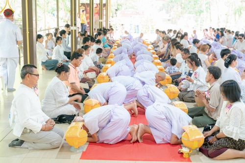 ภาพ No.135093: พิธีบรรพชาสามเณร  พิธีตักบาตรฉลองสามเณรใหม่ วันที่ 1 เมษายน พ.ศ.2567 ในโครงการบรรพชาสามเณรฟื้นฟูพระพุทธศาสนาทั่วไทย ณ ศูนย์ปฏิบัติธรรมแก้วเมืองเลย