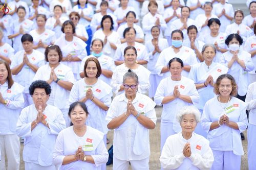 ภาพ No.250103:วันที่ 26-28 กันยายน พ.ศ. 2568 โครงการอบรมอุบาสกแก้ว อุบาสิกาแก้ว รุ่นที่ 3 ตัวแทนทอดกฐินสามัคคีทั่วไทย 30,000 วัด ณ ศูนย์ปฏิบัติธรรมจันทบุรี จ.จันทบุรี