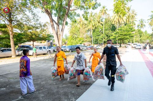 ภาพ No.208500:พิธีถวายสังฆทานแด่คณะสงฆ์ 323 วัด ปีที่ 21 ครั้งที่ 174 พิธีมอบกองทุนหนุนแรงใจช่วยครูใต้ ปีที่ 18 ครั้งที่ 138 และพิธีทำบุญอุทิศส่วนกุศลให้ผู้วายชนม์ ณ วัดบุณณาราม(วัดโคกงู) จ.นราธิวาส วันเสาร์ที่ 15 กุมภาพันธ์ พ.ศ.2568