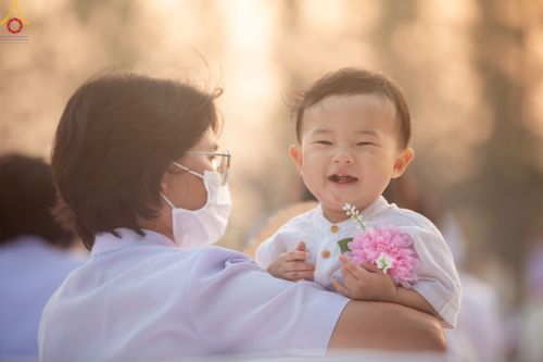 ภาพ No.110287:พิธีตักบาตรพระธรรมยาตราฯ ในโครงการธรรมยาตรากตัญญูบูชา มหาปูชนียาจารย์ พระมงคลเทพมุนี(สด จนฺทสโร) พระผู้ปราบมาร ปีที่ 12 ณ อนุสรณ์สถานลำดับที่ 2 สถานที่ตั้งมโนปณิธานบวชตลอดชีวิต อนุสรณ์สถานบางนางแท่น จ.นครปฐม วันที่ 11 มกราคม พ.ศ. 2567