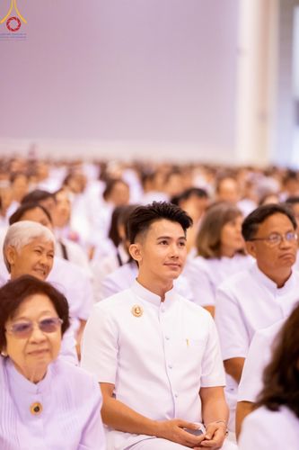 ภาพ No.159520:สัมมนาพิเศษและพิธีมอบองค์พระธรรมกาย 2,000 องค์ ณ ห้องแก้วสารพัดนึก 1 วัดพระธรรมกาย วันอาทิตย์ต้นเดือนที่ 6 ตุลาคม พ.ศ. 2567
