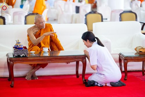 ภาพ No.60360:การต้อนรับพระสังฆาธิการ 10,000 กว่าวัดทั่วประเทศ พิธีมอบปัจจัยช่วยเหลือครู 4 จังหวัดชายแดนภาคใต้ พิธีปฏิบัติธรรม ในวันคุ้มครองโลก วันจันทร์ที่ 22 เมษายน พ.ศ.2567 ณ วัดพระธรรมกาย จ.ปทุมธานี