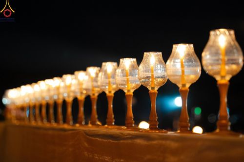 ภาพ No.129648:พิธีจุดประทีป 10,000 ดวง น้อมถวายเป็นพุทธบูชา ณ มหารัตนเจดีย์สิริปทุมสวรรค์ (เจดีย์อริยพุทธะ 5 พระองค์) ศูนย์ปฏิบัติธรรมภาคใต้ อ.บางกล่ำ จ.สงขลา  วันที่ 10 มีนาคม พ.ศ. 2567