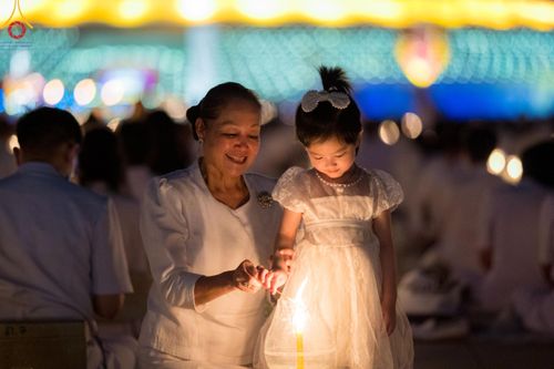 ภาพ No.122263:พิธีจุดประทีปถวายเป็นพุทธบูชา และบูชาธรรมมหาปูชนียาจารย์ พระมงคลเทพมุนี(สด จนฺทสโร) ในโครงการธรรมยาตรา กตัญญูบูชา มหาปูชนียาจารย์ พระมงคลเทพมุนี(สด จนฺทสโร) พระผู้ปราบมาร อนุสรณ์สถาน 7 แห่ง ปีที่ 12 วันที่ 31 มกราคม พ.ศ. 2567 ณ วัดพระธรรมกาย จ.ปทุมธานี (