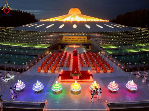 ภาพ No.266341:วันพุธที่ 5 พฤศจิกายน พ.ศ. 2568 (วันพระ ขึ้น 15 ค่ำ เดือน 12) พิธีลอยกระทงธรรม  ณ สระมหาเศรษฐีทะเลบุญ มหาวิหารพระมงคลเทพมุนี วัดพระธรรมกาย จ.ปทุมธานี