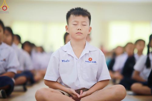 ภาพ No.103500:วันรวมพลังเด็กดี V-Star ผู้นำฟื้นฟูศีลธรรมโลก จังหวัดเชียงรายและจังหวัดพะเยา ณ ศูนย์ปฏิบัติธรรมจังหวัดเชียงราย วันที่ 2 ธันวาคม พ.ศ. 2566