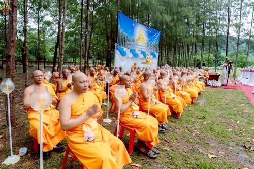 ภาพ No.238389:วันเสาร์ที่ 9 สิงหาคม พ.ศ. 2568 พิธีกลั่นแผ่นดิน โปรยทราย และจุดประทีปถวายเป็นพุทธบูชา จ.ระยอง สถาปนาองค์พระเจดีย์เพื่อสร้างสันติภาพโลก ณ ศูนย์ปฏิบัติธรรมระยอง(บ้านช่องลม) ต.บางบุตร อ.บ้านค่าย จ.ระยอง