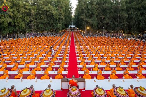 ภาพ No.107160:พิธีจุดประทีปถวายเป็นพุทธบูชา และบูชาธรรมมหาปูชนียาจารย์ ในโครงการธรรมยาตรากตัญญูบูชา มหาปูชนียาจารย์ พระมงคลเทพมุนี(สด จนฺทสโร) พระผู้ปราบมาร  อนุสรณ์สถาน 7 แห่ง ปีที่ 12  วันที่ 6 มกราคม พ.ศ. 2567 ณ อนุสรณ์สถานมหาวิหารพระมงคลเทพมุนี อ.สองพี่น้อง จ.สุพร